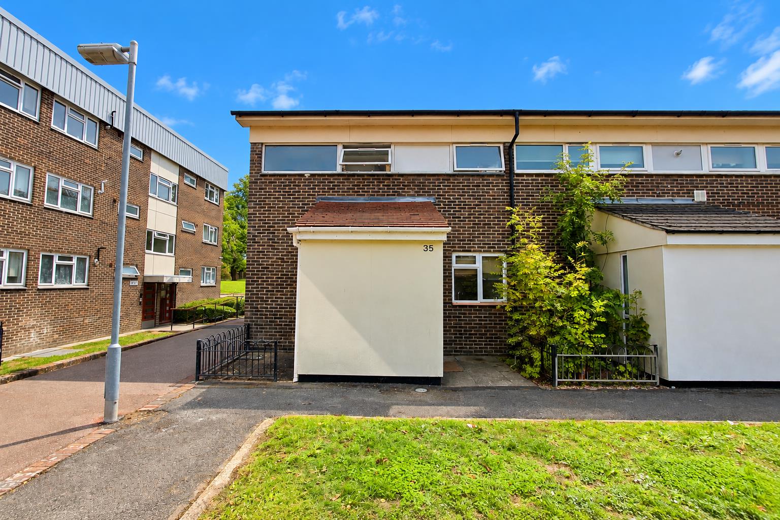Brabazon Avenue, Wallington